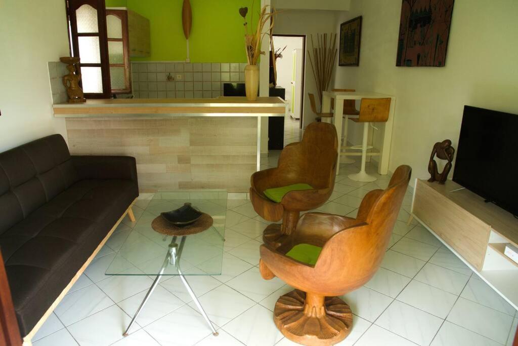 Chaleureux T2 En Bas De Appartement *
