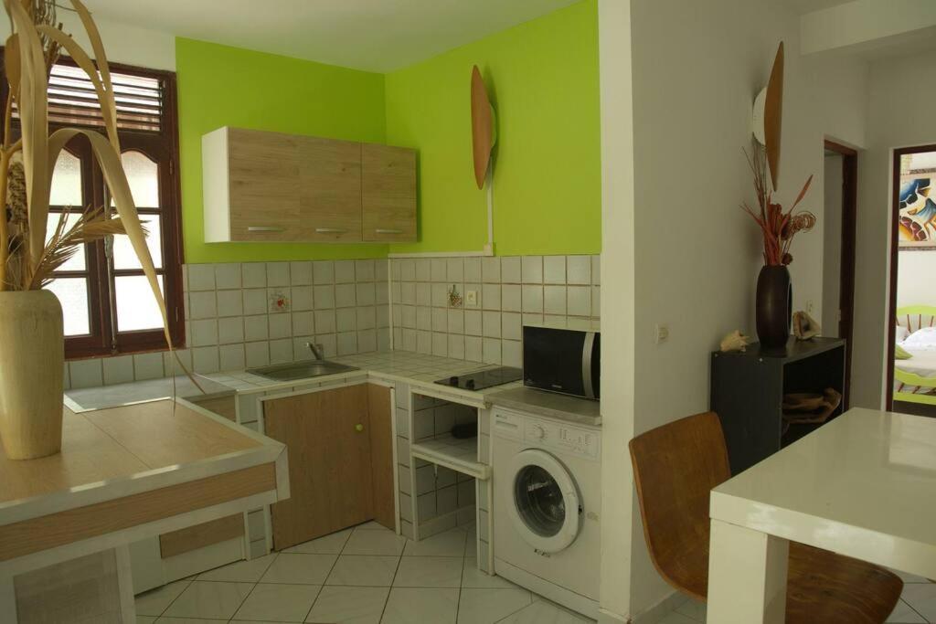 Appartement Chaleureux T2 En Bas De *